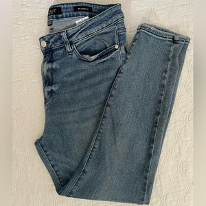 JUDY BLUE- relaxed fit jeans